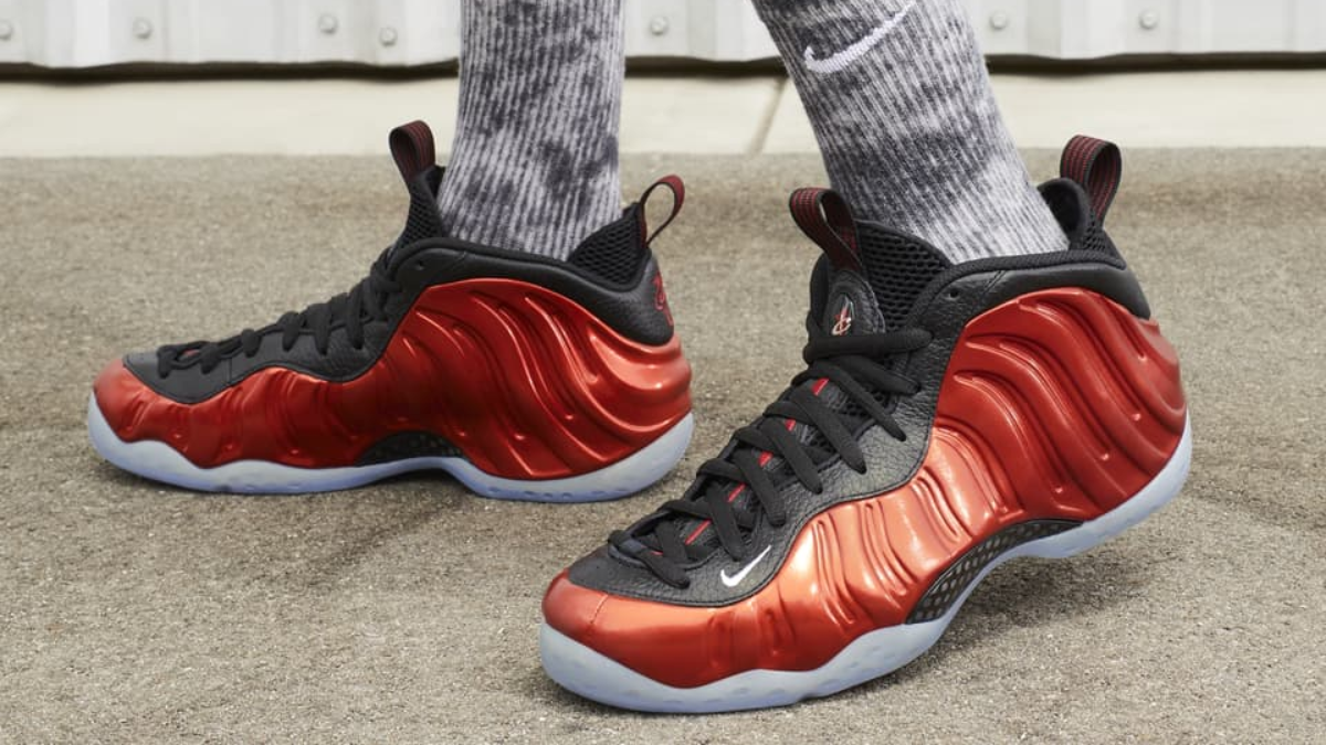 6 đôi sneaker bạn nên thêm vào "rotation" của mình năm 2024 Hinh anh 5: 6 doi sneaker ban nen them vao "rotation" cua minh nam 2024