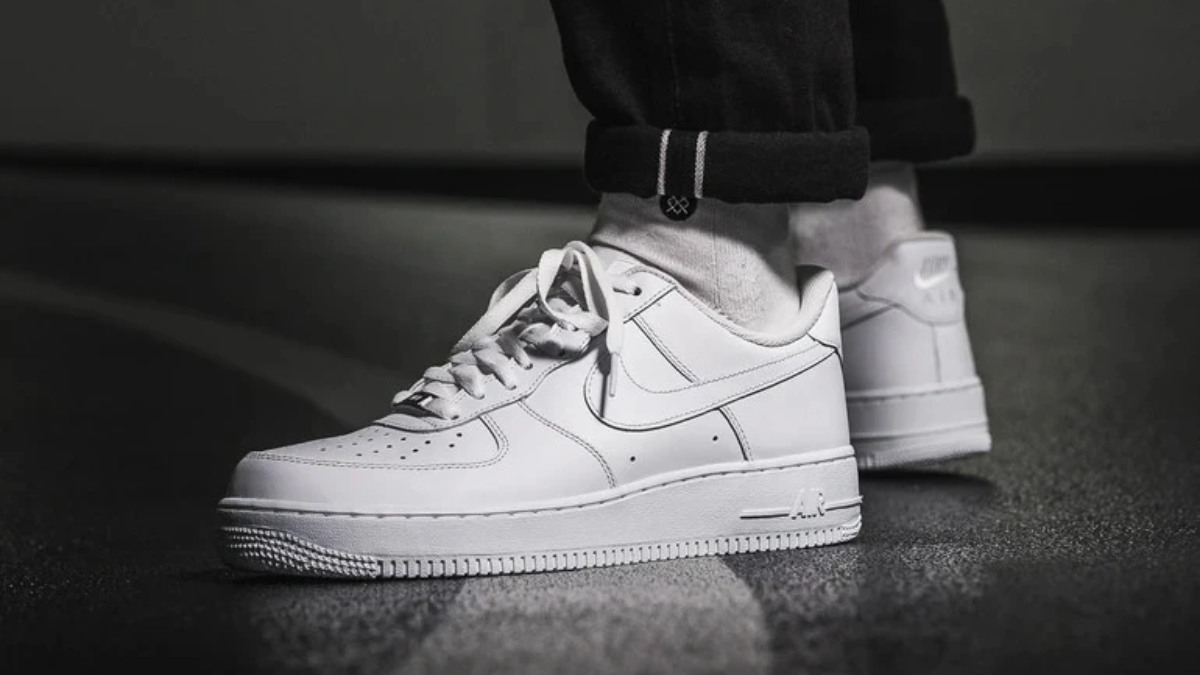 Món quà ngày lễ hoàn hảo với những đôi sneaker dưới $100 Hinh anh 1: Mon qua ngay le hoan hao voi nhung doi sneaker duoi $100