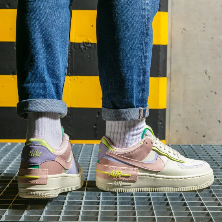 Top 5 mẫu Air Force 1 Shadow đẹp nhất bạn nên sở hữu vào Giáng Sinh năm nay Hinh anh 5: Top 5 mau Air Force 1 Shadow dep nhat ban nen so huu vao Giang Sinh nam nay