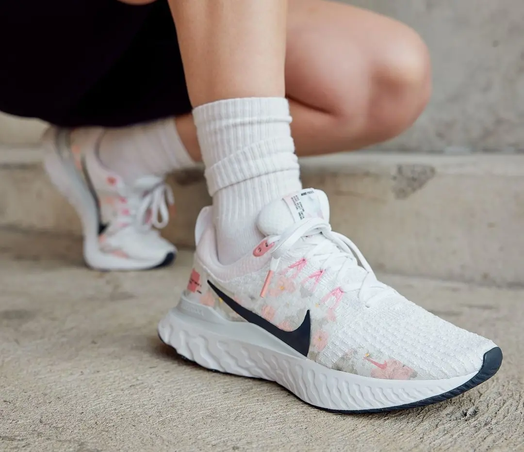 Alternative view of Giày Nike React Infinity 3 Premium 'Floral Watercolor' FD4151-100