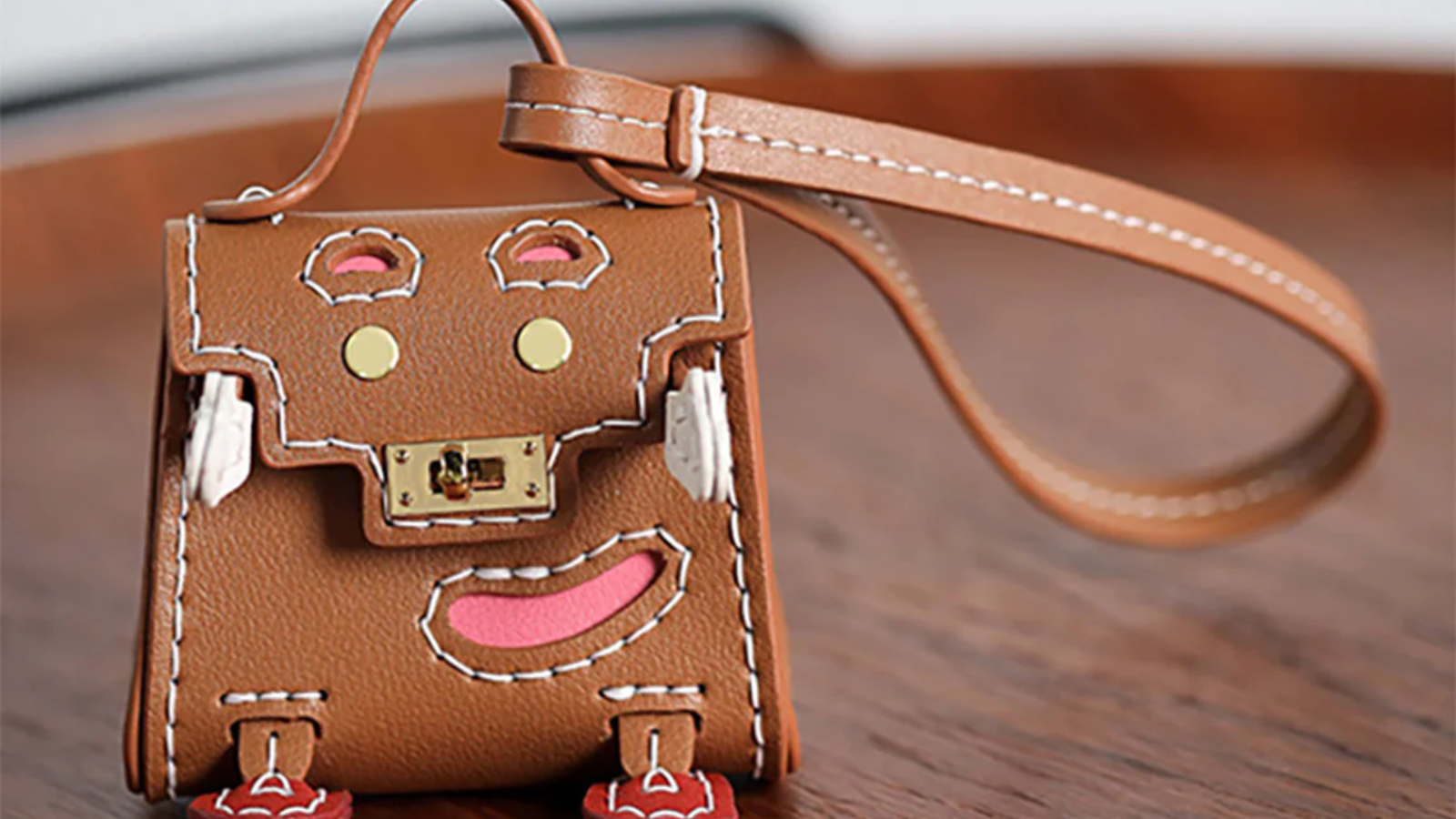 Kelly Doll: Đi sâu vào khám phá chiếc túi độc đáo của Hermès Hinh anh 7: Kelly Doll: Di sau vao kham pha chiec tui doc dao cua Hermes