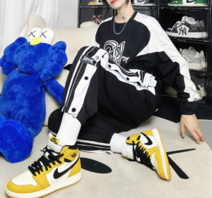 Giay Nike Air Jordan 1 Retro High OG  'Yellow Ochre' FD1437-701