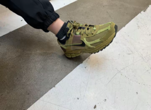 Giay Nike Zoom Vomero 5 'Pacific Moss' FJ1910-300