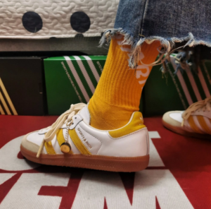 Giay Adidas x Sporty & Rich Samba OG 'White Bold Gold' IF5661