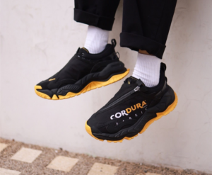 Giay Mizuno GM 3 'Black Yellow' D1GH222202