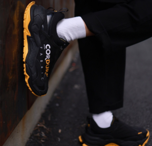 Giay Mizuno GM 3 'Black Yellow' D1GH222202