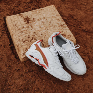 Giay Mizuno Wave Rider 10 x DOE 'White Red' D1GD201001