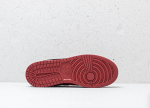 Giay Nike Air Jordan 1 Low BG 'Gym Red Black' 553560-610