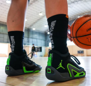 Giay Nike Air Jordan Tatum 1 ‘Home Team’ DZ3330-003