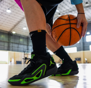 Giay Nike Air Jordan Tatum 1 ‘Home Team’ DZ3330-003