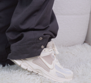 Giay Nike Air Zoom Vomero 5 ‘Sail Light Orewood Brown’ FQ6868-111