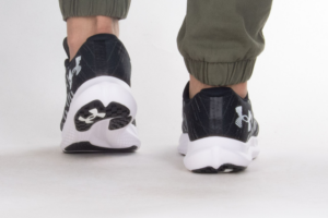 Giay Under Armour Charged Breeze 2 'Black Grey' 3026135‑001