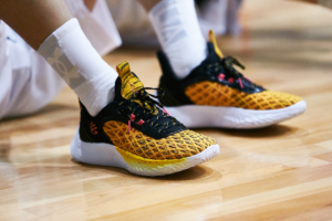 Giay Under Armour Curry Flow 9 x Sesame Street 'Beyond The Stripe' 3024249-003