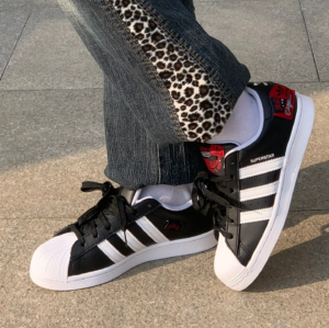 Giay Adidas Originals Superstar 'Black White Red' HQ6456