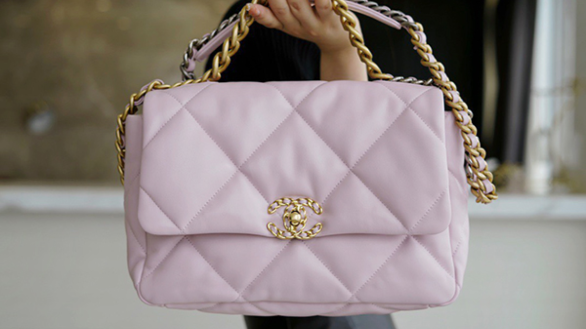 Hinh anh 7: Van de nan giai ve tui xach: Chanel Chevron hay Diamond Quilting?