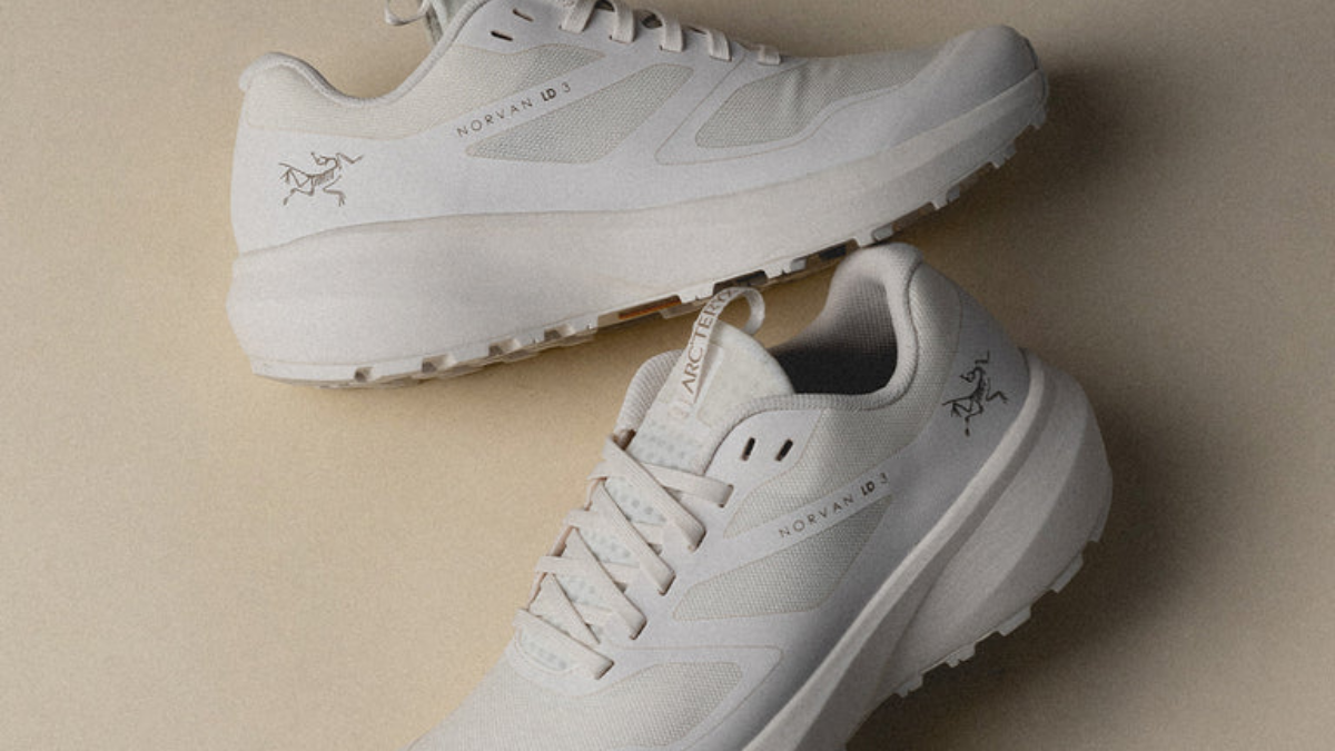 Top giày chạy bộ màu trắng cho hiệu suất nguyên sơ Hinh anh 9: Top giay chay bo mau trang cho hieu suat nguyen so