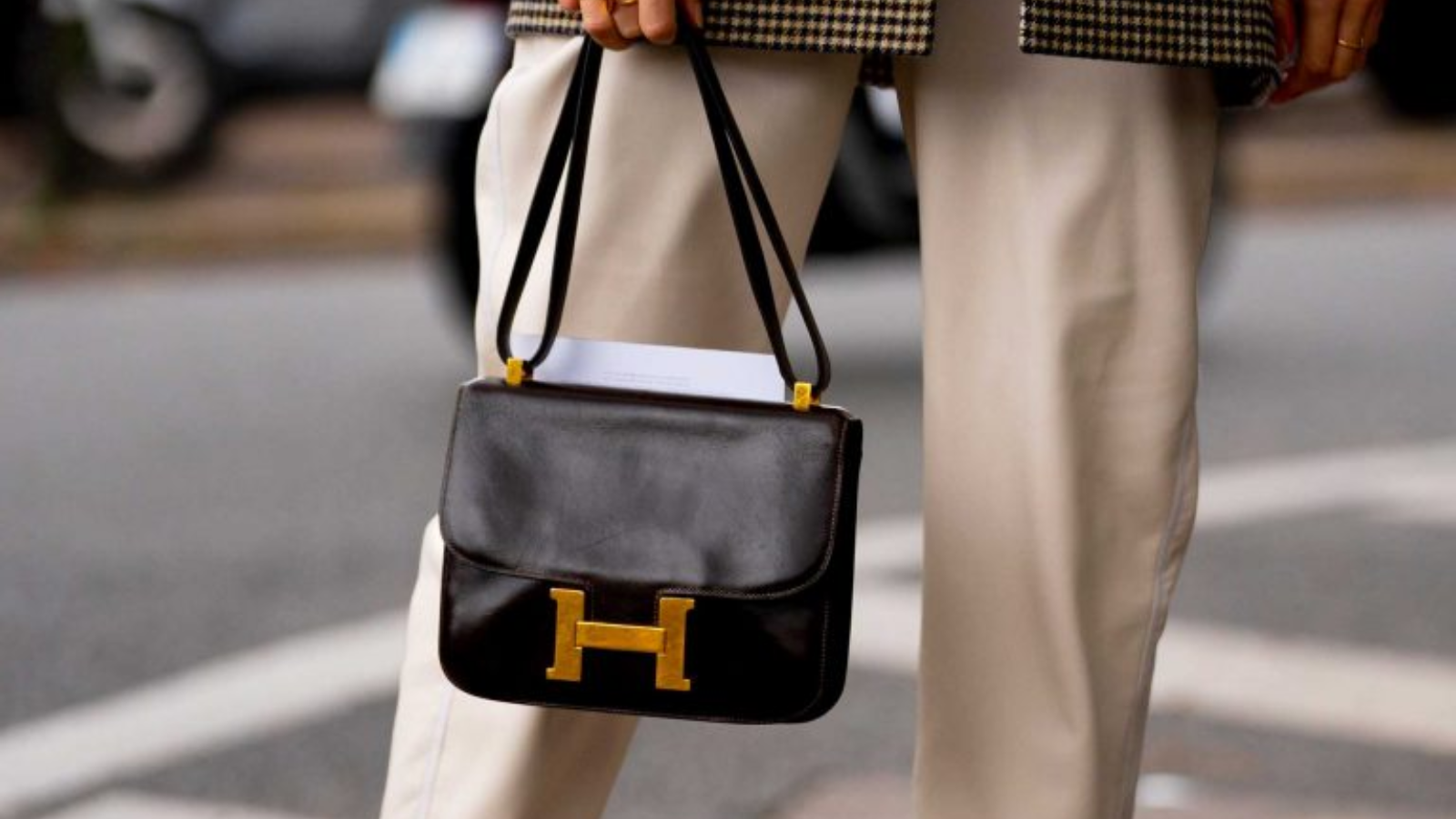 Hinh anh 2: Huong dan cach bao quan va ve sinh tui Hermes cua ban