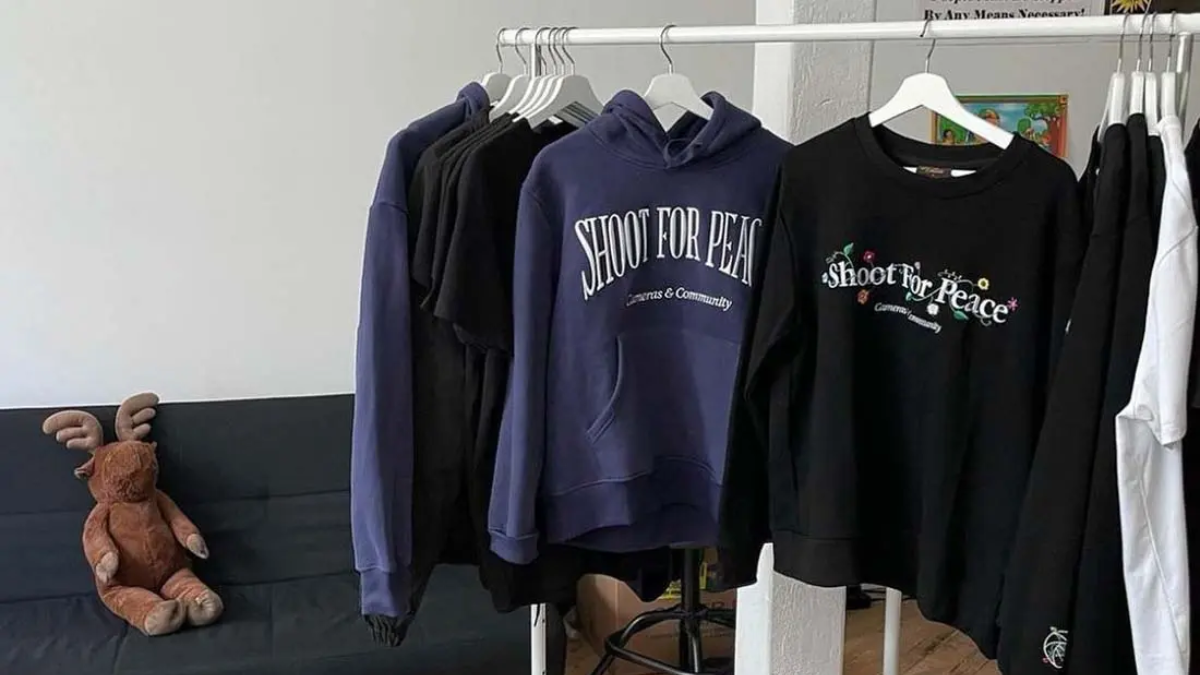 Mua sắm quanh thế giới với các sneaker store nữ tốt nhất hiện nay Hinh anh 9: Mua sam quanh the gioi voi cac sneaker store nu tot nhat hien nay