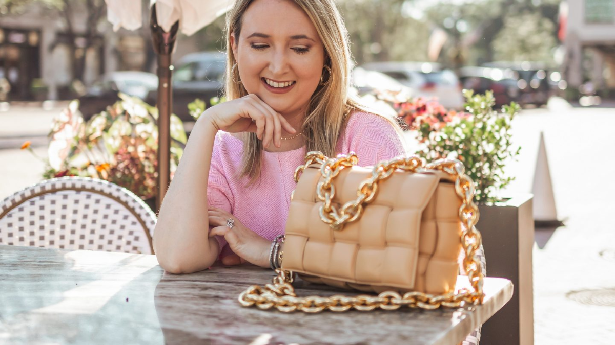 Hinh anh 1: Tui Cassette Bottega Veneta: Su co dien hien dai