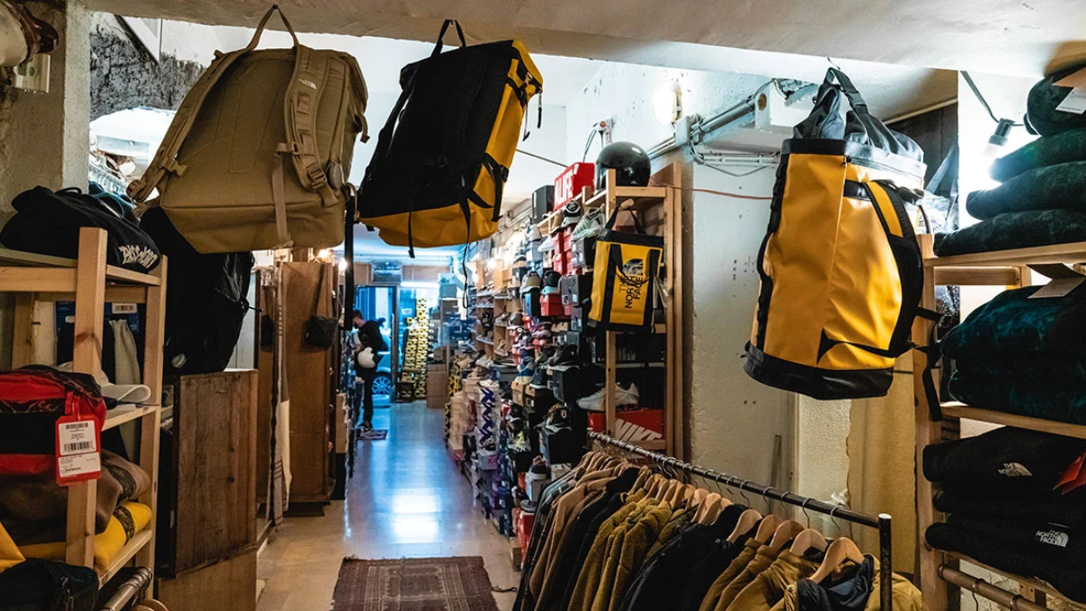 Những cửa hàng sneaker nhất định phải ghé thăm khi đến Paris Hinh anh 16: Nhung cua hang sneaker nhat dinh phai ghe tham khi den Paris