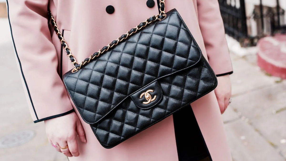 Hinh anh 12: Van de nan giai ve tui xach: Chanel Caviar hay Lambskin?