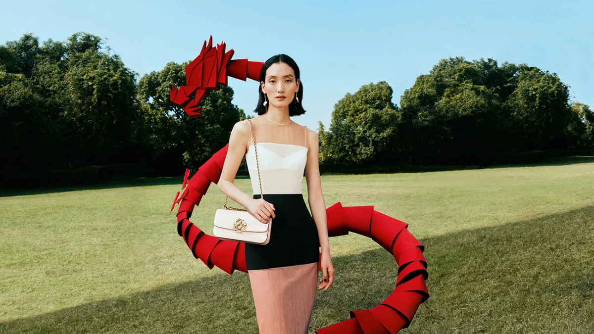 Ngắm nhìn 10 bộ sưu tập Tết Nguyên Đán tôn vinh năm Giáp Thìn Hinh anh 6: Ngam nhin 10 bo suu tap Tet Nguyen Dan ton vinh nam Giap Thin