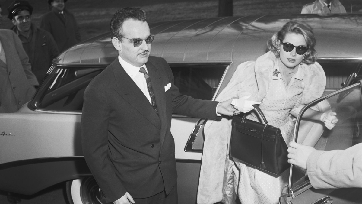 Hinh anh 2: Van de nan giai ve tui xach: Hermes Kelly Sellier hay Retourne?