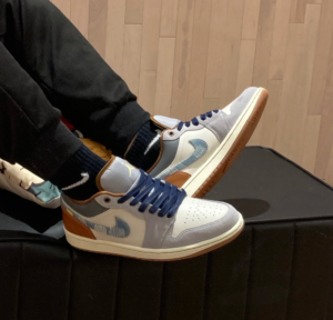 Giay Nike Air Jordan 1 Low SE Phantom 'Denim Swoosh' FZ5042-041