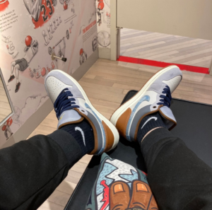 Giay Nike Air Jordan 1 Low SE Phantom 'Denim Swoosh' FZ5042-041