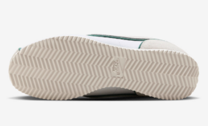 Giay Nike Cortez 'White Green Light Bone' FQ0259-110