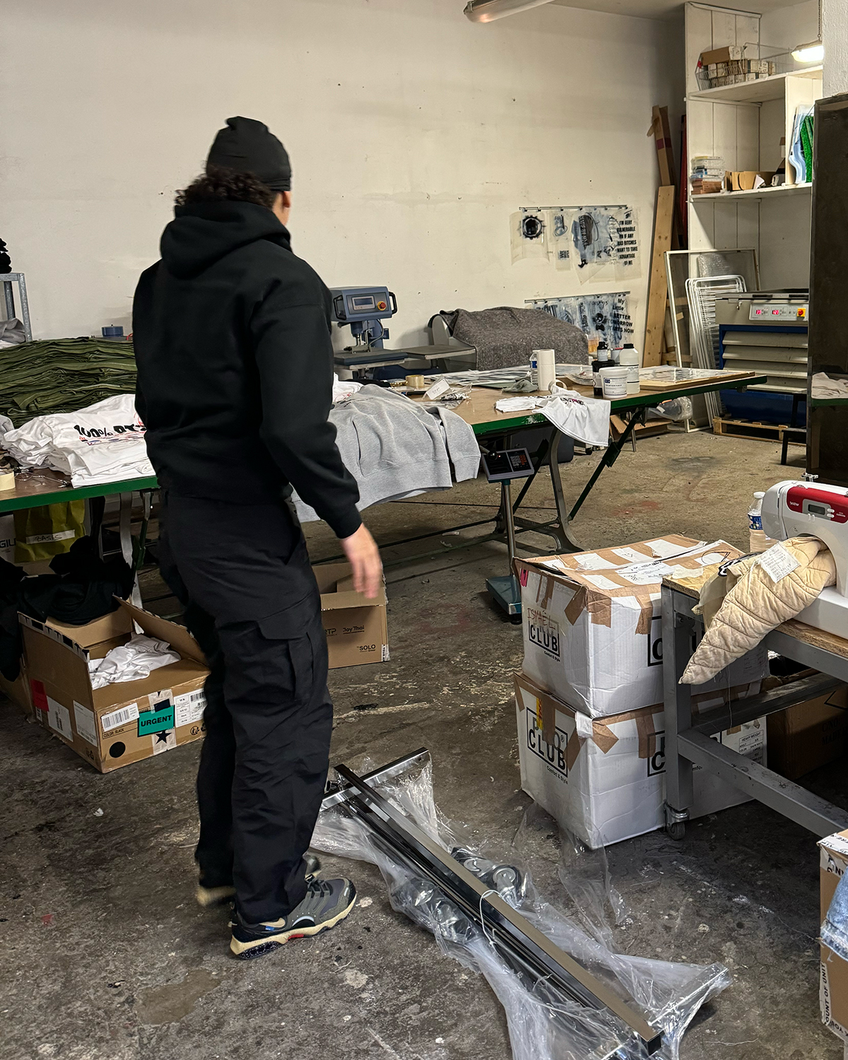 Hinh anh 3: Undefeated x Nike Air Terra Humara: Dai Nao Voi Phoi Mau Olive Dinh Cao