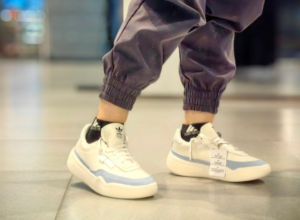 Giay Adidas Her Court 'Off White Tech Emerald' GX3499