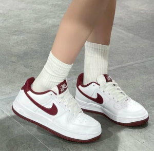 Giay Nike Air Force 1 LV8 'White Red' FV5948-105