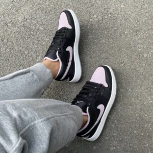 Giay Nike Air Jordan 1 Low SE 'Black Iced Lilac' DV1333-051