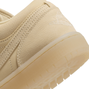 Giay Nike Air Jordan 1 Low SE ‘Pale Vanilla’ FZ3972-294