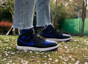 Giay Nike Air Jordan 1 Mid 'Black Royal' 554725-068