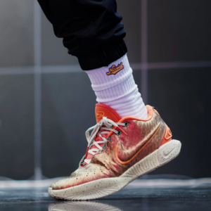 Giay Nike LeBron 21 'Queen Conch' FN0709-800