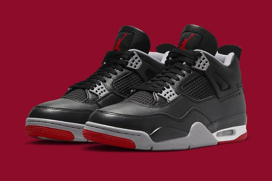 Hinh anh 8: Tat ca cac phien ban cua doi giay huyen thoai Air Jordan 4 "Bred"