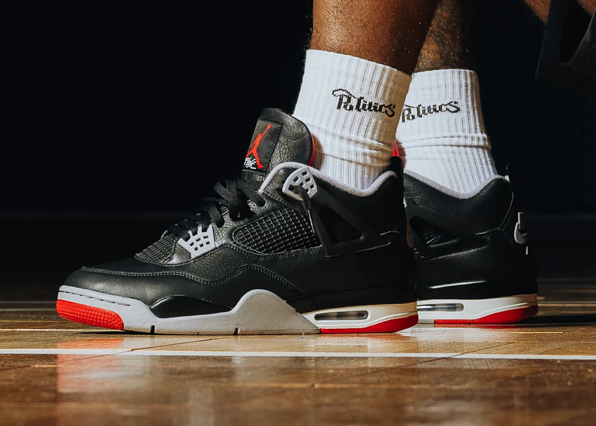 Hinh anh 1: Tat ca cac phien ban cua doi giay huyen thoai Air Jordan 4 "Bred"