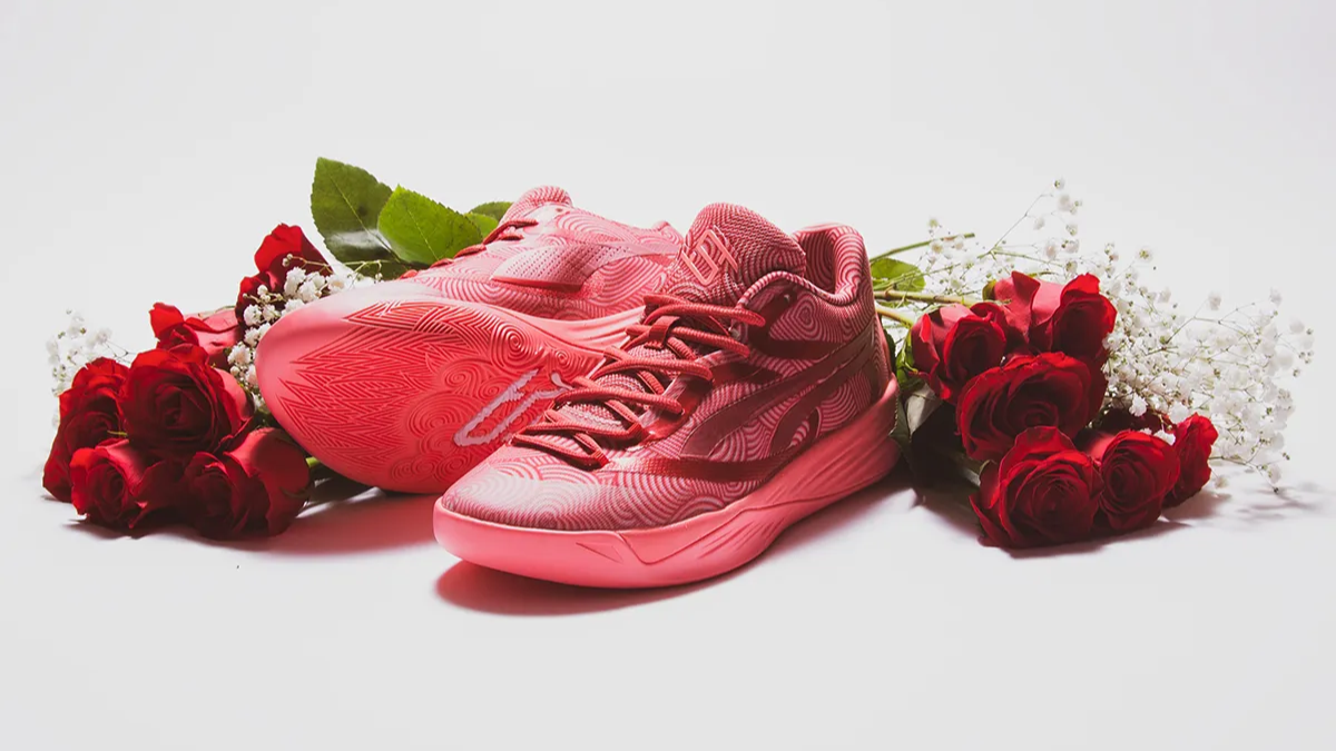 13 mẫu sneaker lý tưởng để tặng người yêu vào dịp Valentine này Hinh anh 2: 13 mau sneaker ly tuong de tang nguoi yeu vao dip Valentine nay