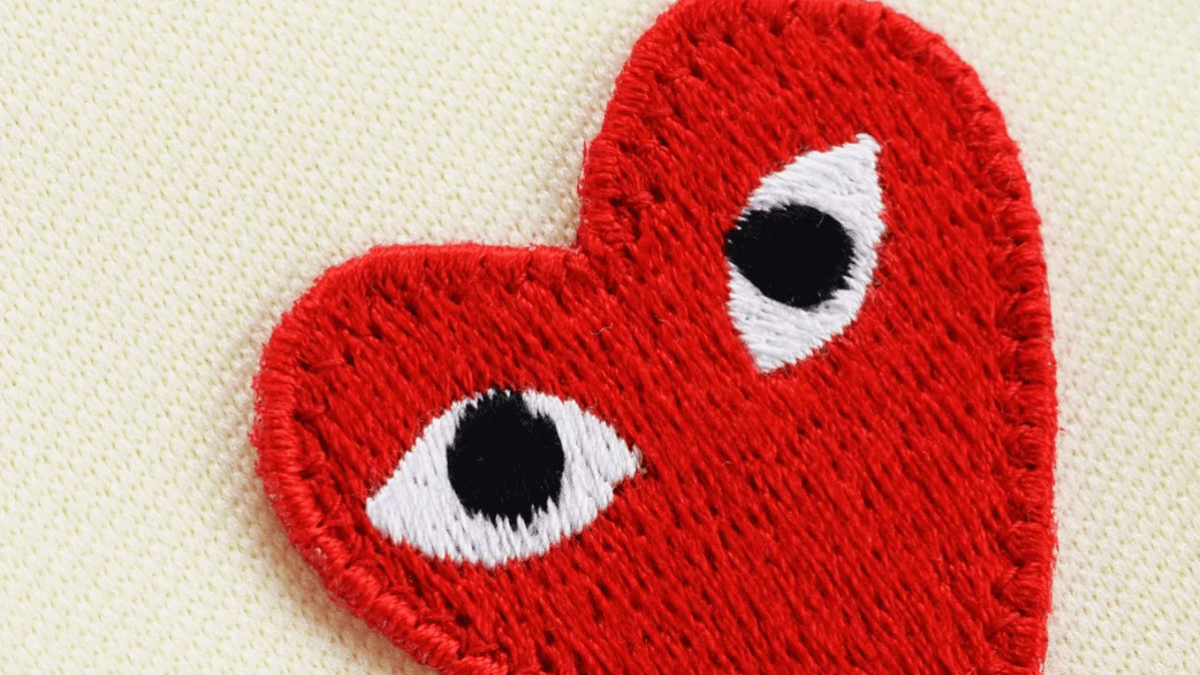 Khám phá sự sang trọng của áo phông Comme des Garçons Hinh anh 3: Kham pha su sang trong cua ao phong Comme des Garcons