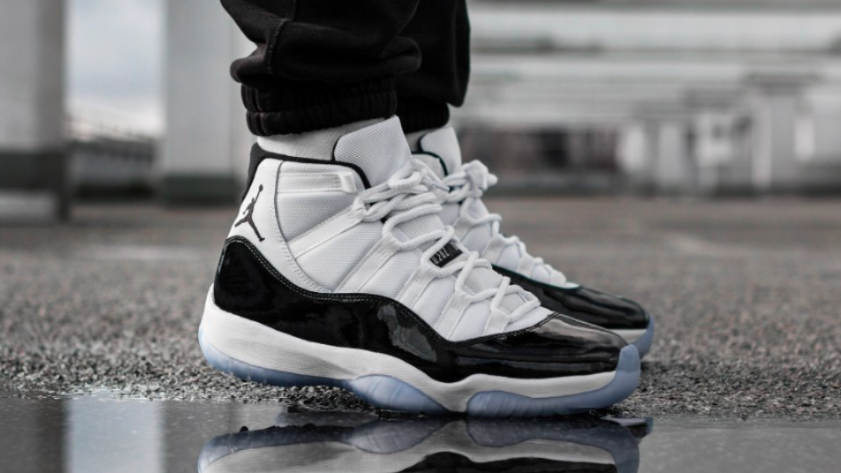 Các sneakerhead nên mang đôi giày thể thao nào đi dự đám cưới? Hinh anh 2: Cac sneakerhead nen mang doi giay the thao nao di du dam cuoi?