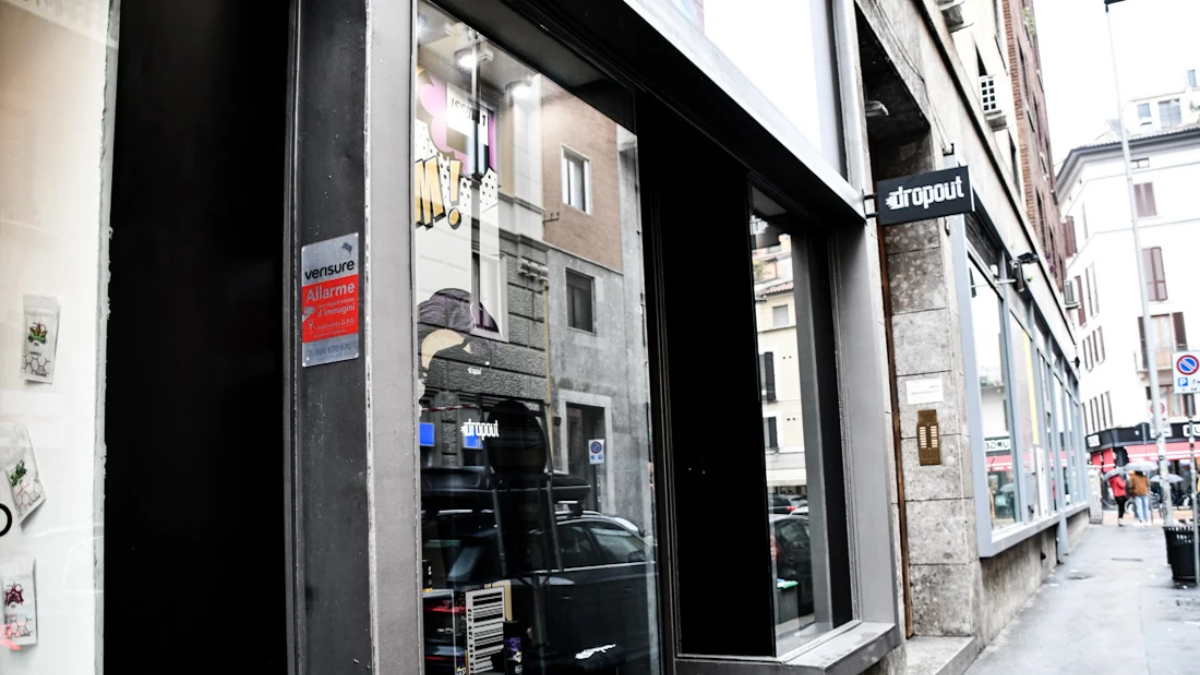 Hinh anh 10: Nhung cua hang sneaker nhat dinh phai ghe tham khi den Milan