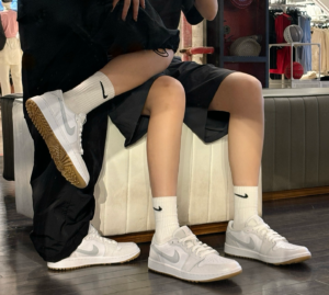 Giay Nike Air Jordan 1 Low Golf 'White Gum' DD9315-111