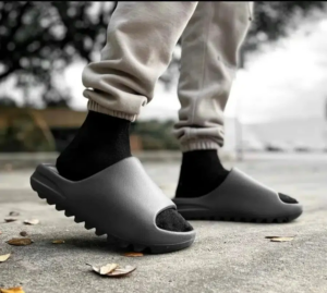 Dep Adidas Yeezy Slides 'Dark Onyx' ID5103