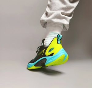 Giay Lining Ultra Light 'Black Multi' ABAU011-2