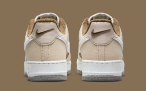Giay Nike Air Force 1 '07 LV8 'Toasty - Rattan' DC8871-200