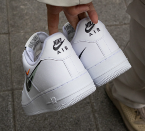 Giay Nike Air Force 1 Low 'Multi Swoosh' FN7807-100