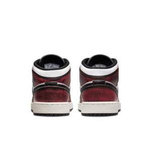 Giay Nike Air Jordan 1 Mid 'Wear-Away Chicago' FB0568-006