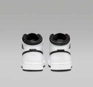 Giay Nike Air Jordan 1 Mid 'White Black' DQ8423-132